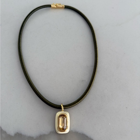 Veronica Beard Gold and Black Pendant Necklace - Picture 1 of 4
